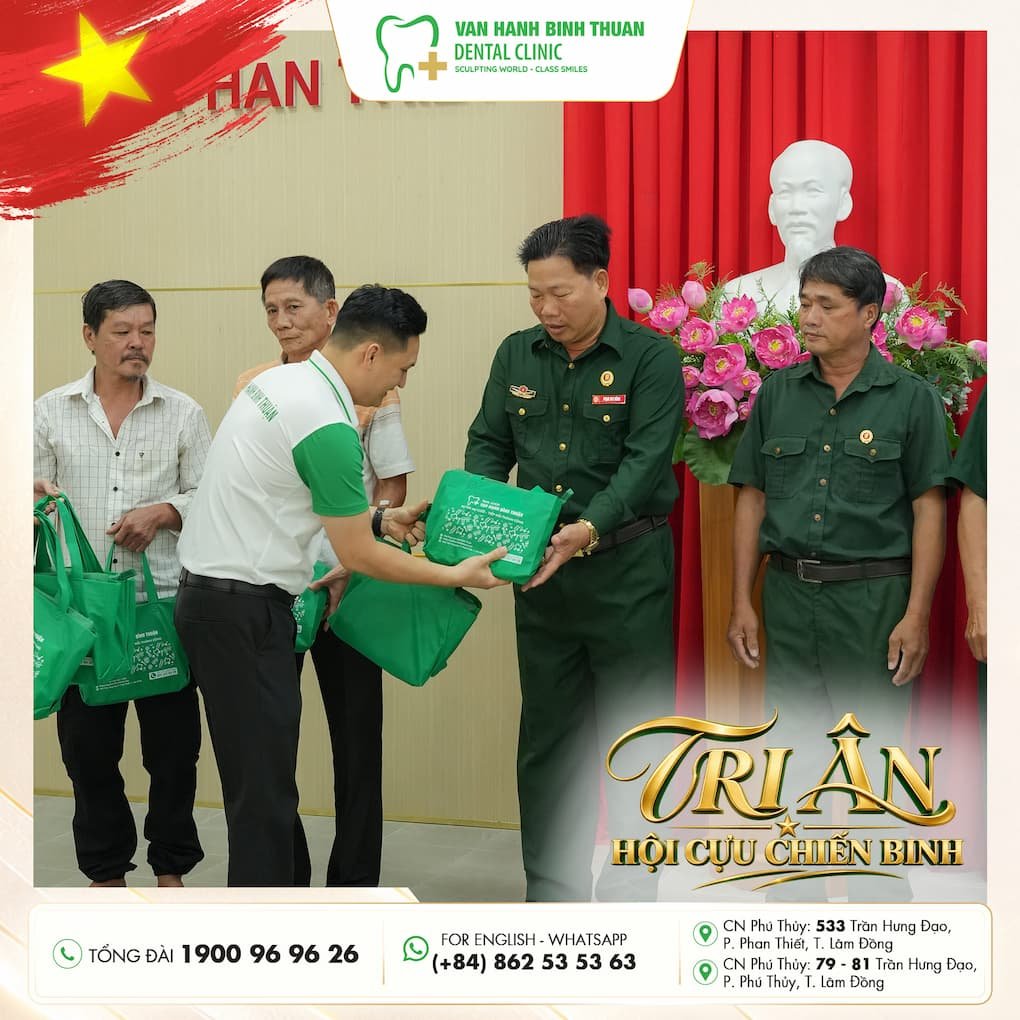 25 phần quà áo mưa – Gửi trao sự quan tâm từ những điều gần gũi