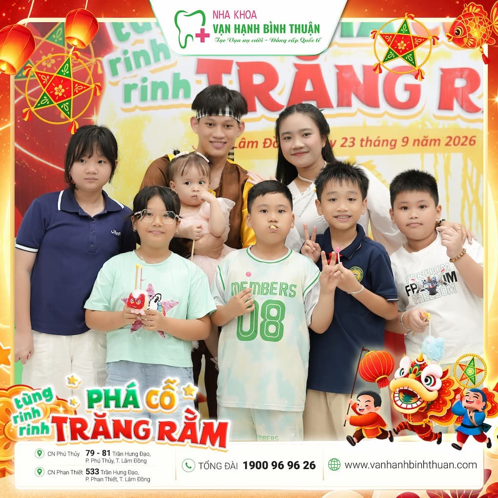 Trao quà Trung Thu cho các bé con em CBNV Nha khoa Vạn Hạnh Bình Thuận