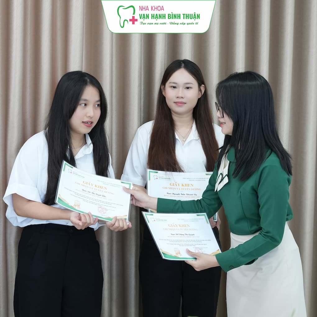 Nha Khoa Vạn Hạnh Bình Thuận