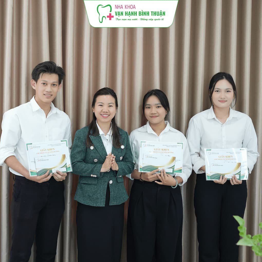 Nha Khoa Vạn Hạnh Bình Thuận