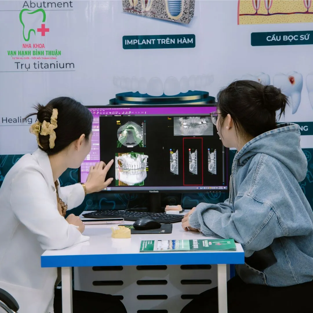bac-si-nha-khoa-van-hanh-binh-thuan (1).jpg